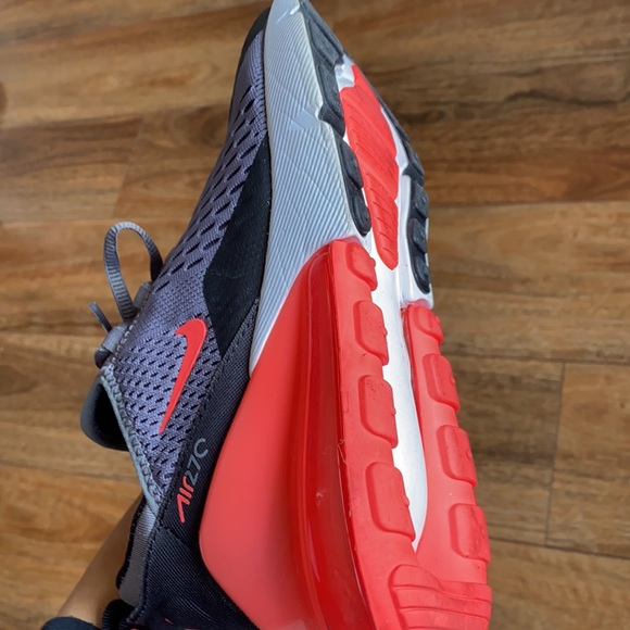 Nike Air Max 270 - Picture 3 of 3